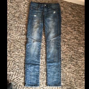 American Eagle • Stretchy, faded, skinny jeans